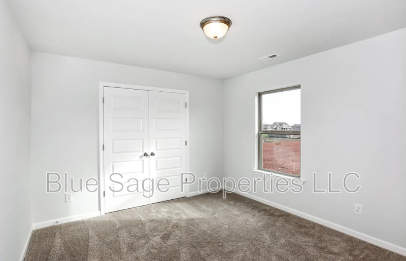 102 Hillis Ln - Photo 5 of 27