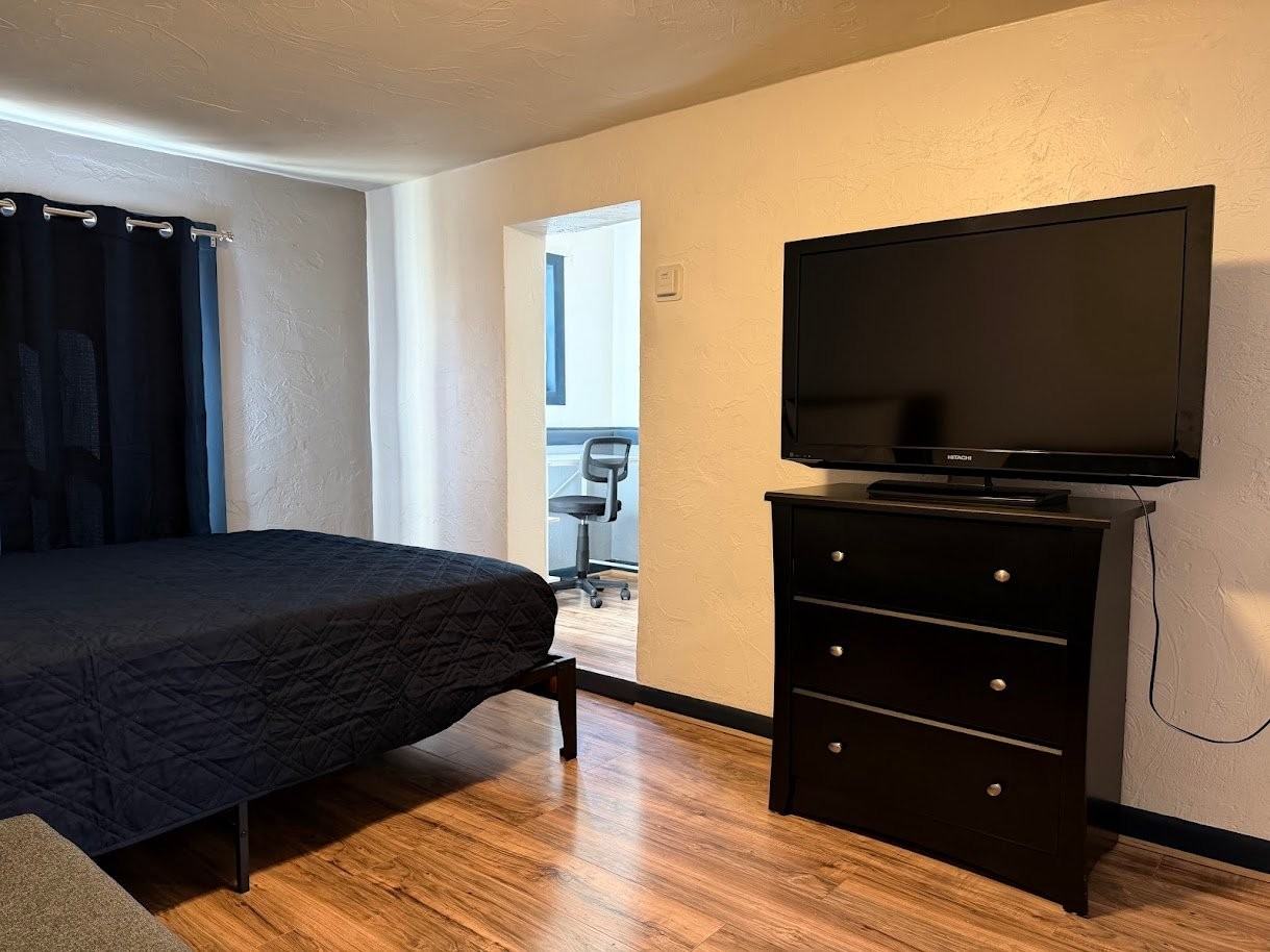 609 W Animas St #2 - Photo 4 of 10