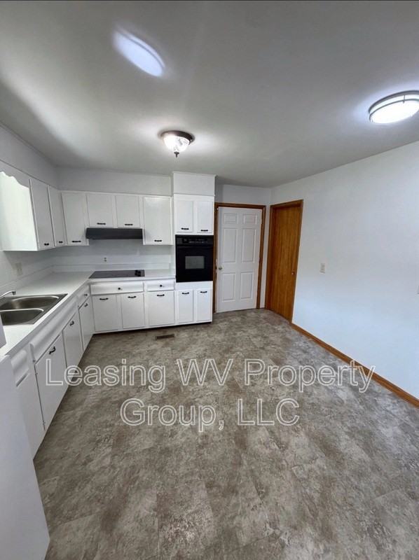 5222 Big Tyler Rd #B - Photo 2 of 17