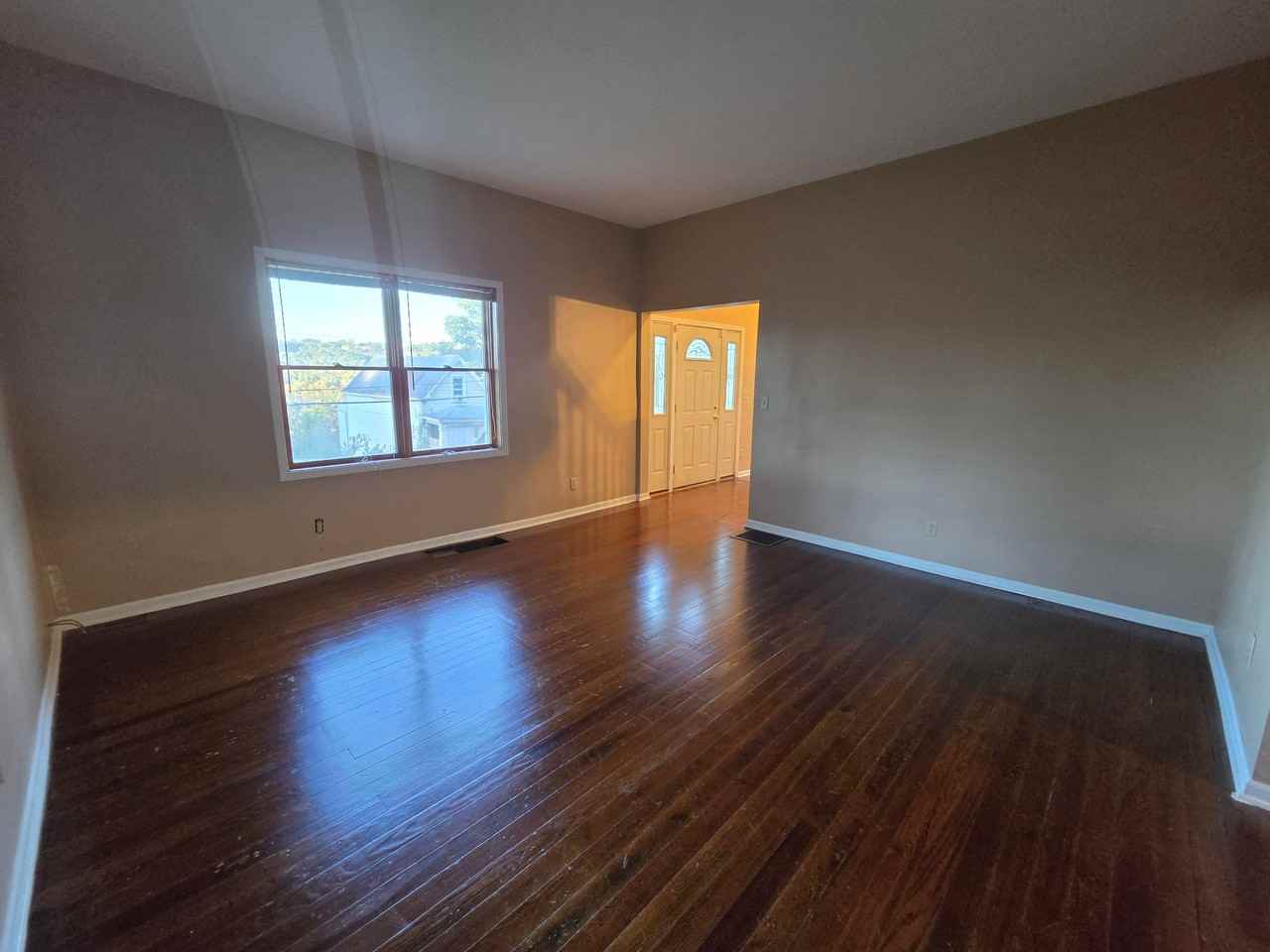 1118 7th Ave - Photo 4 of 16