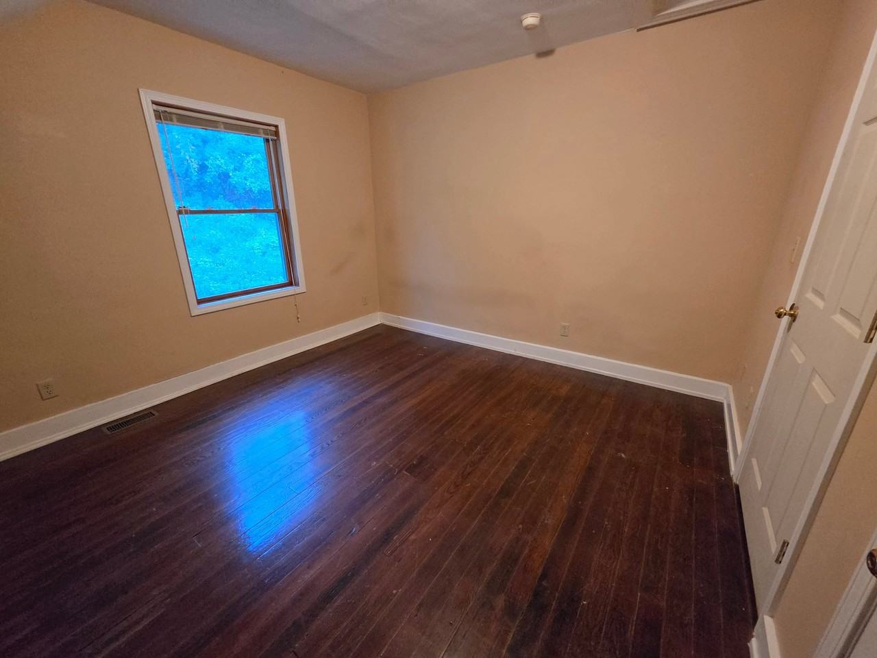 1118 7th Ave - Photo 7 of 16