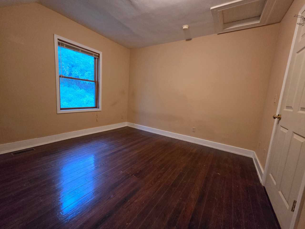 516 Tafel St - Photo 5 of 15