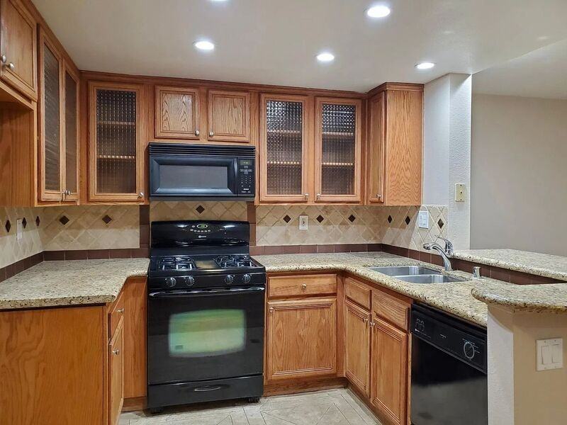 24504 Mozer Dr - Photo 4 of 11