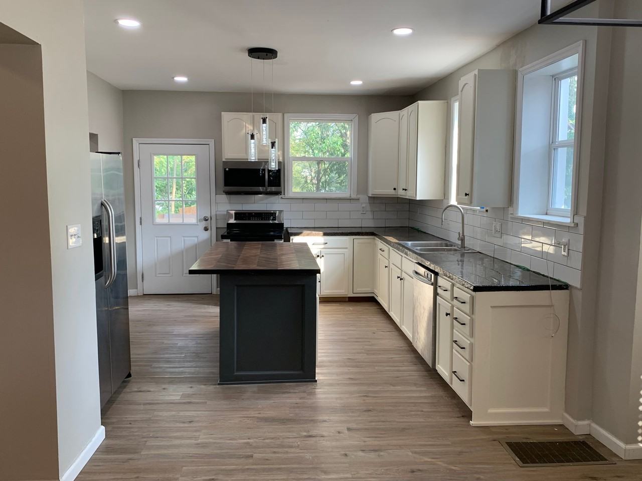 5738 Montgomery Rd - Photo 5 of 17
