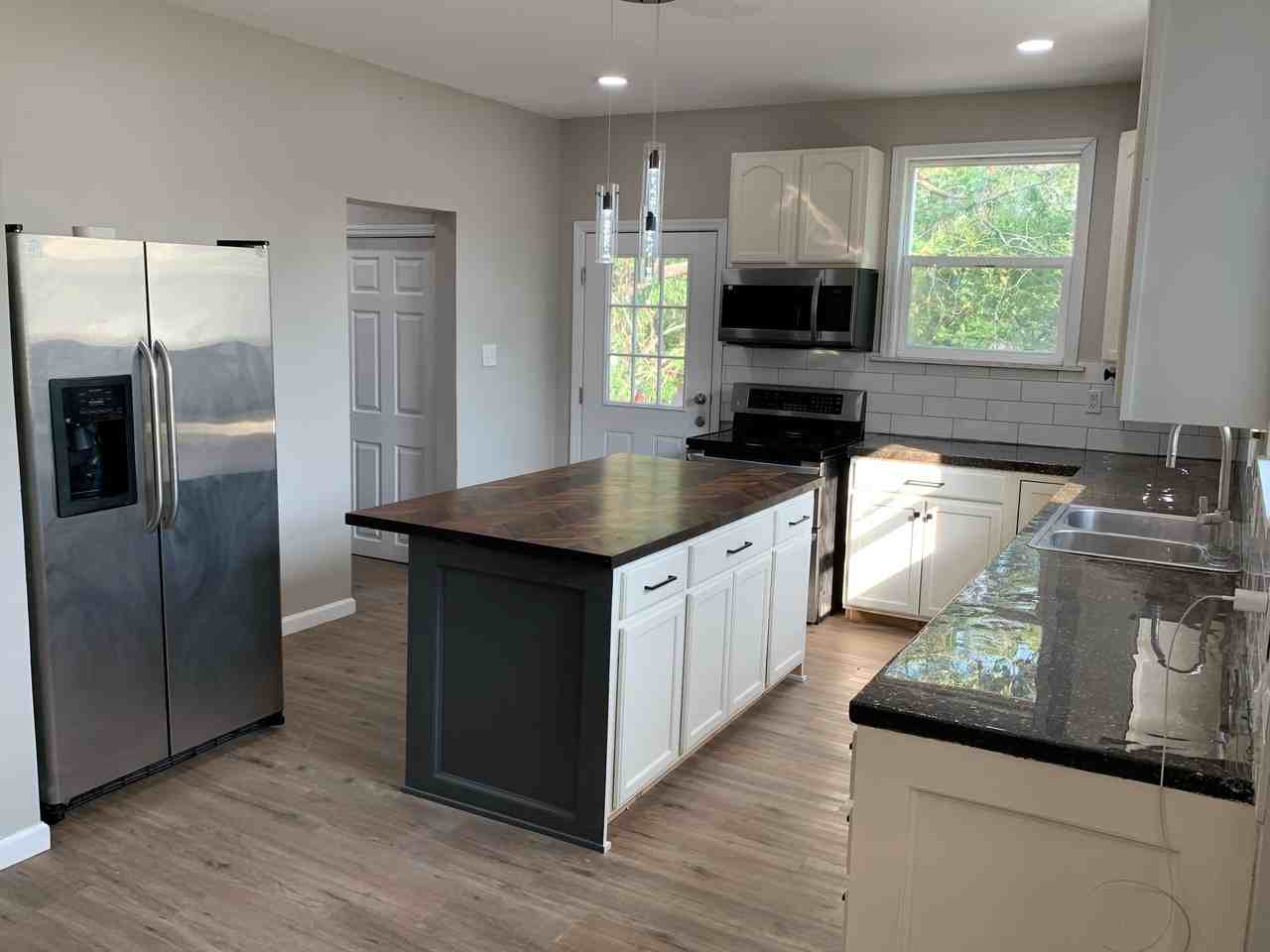 5738 Montgomery Rd - Photo 6 of 17