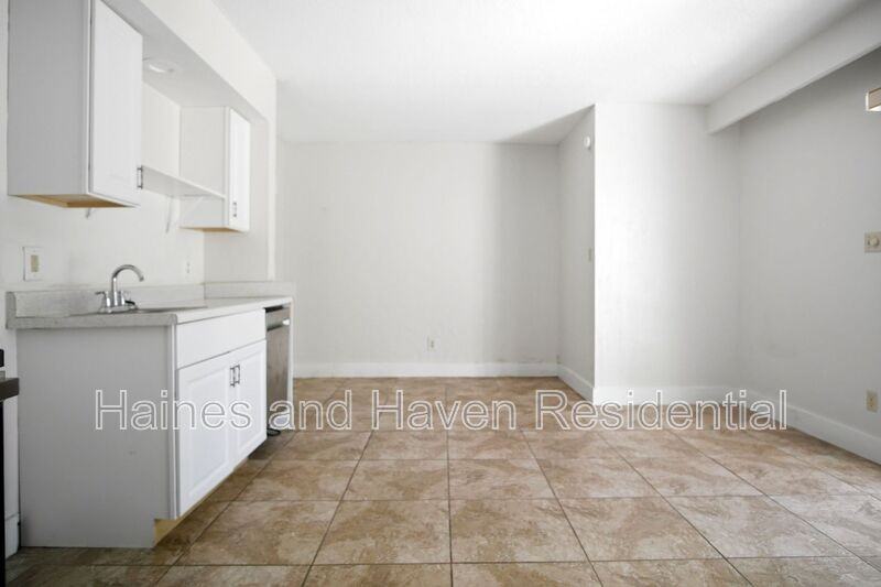 3353 Camelot Dr - Photo 7 of 16