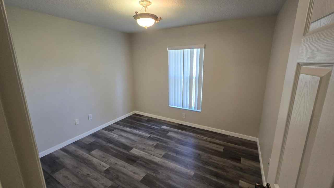 5105 Walton Ave - Photo 4 of 20