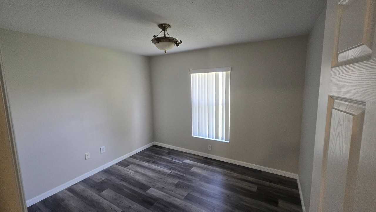 5105 Walton Ave - Photo 5 of 20