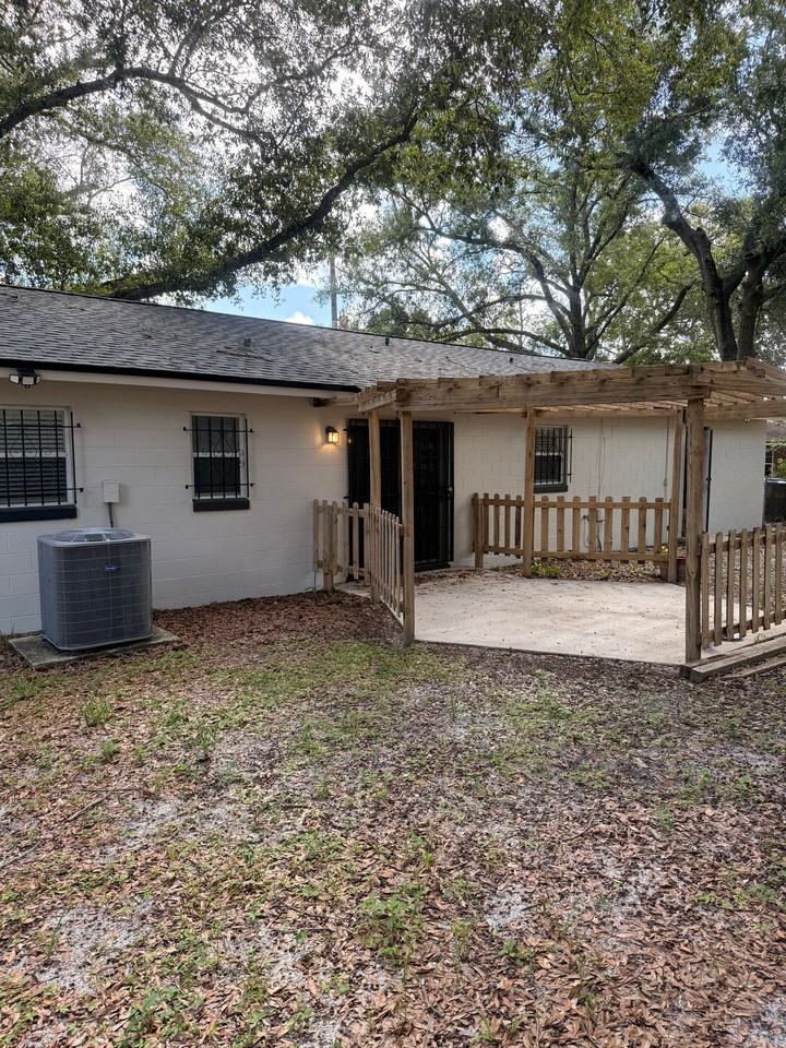 1512 Hernandes Dr - Photo 3 of 20