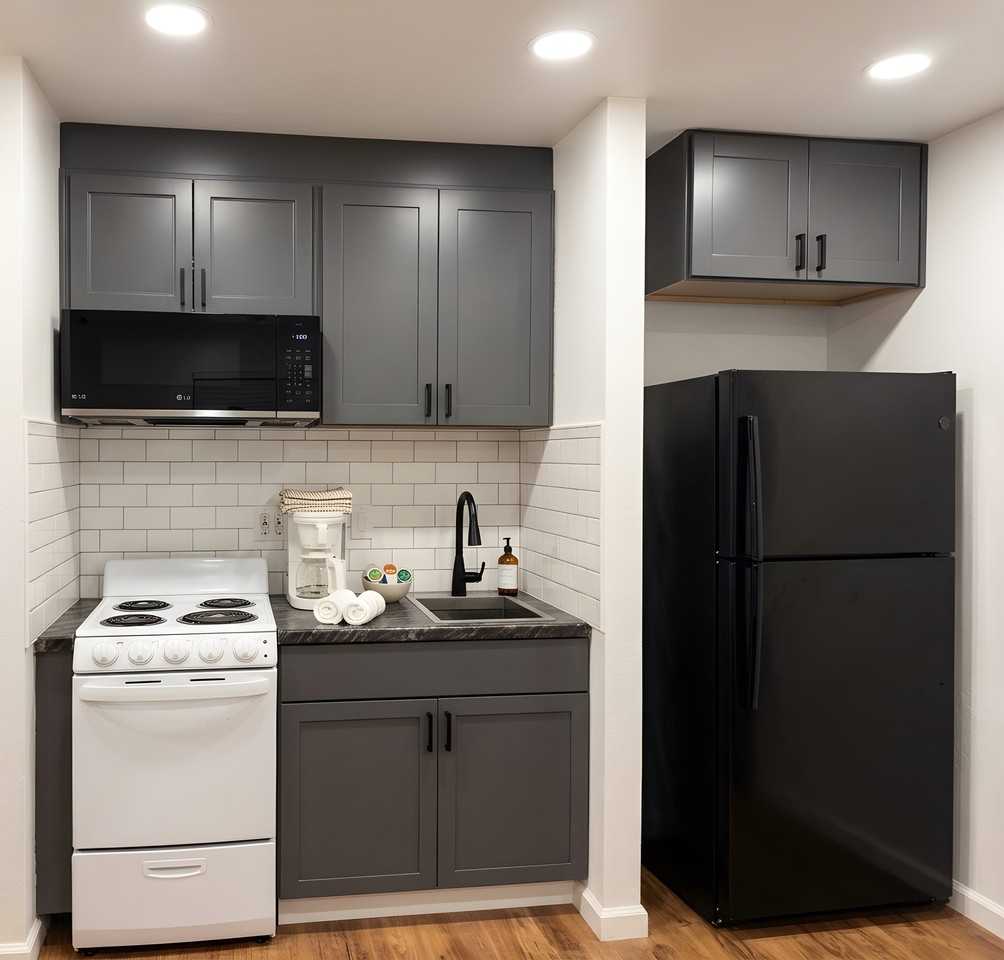 1312 Clarke St #B - Photo 4 of 10