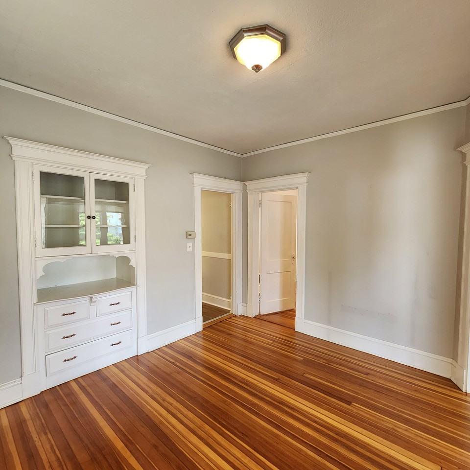104 Beverly Rd - Photo 5 of 18