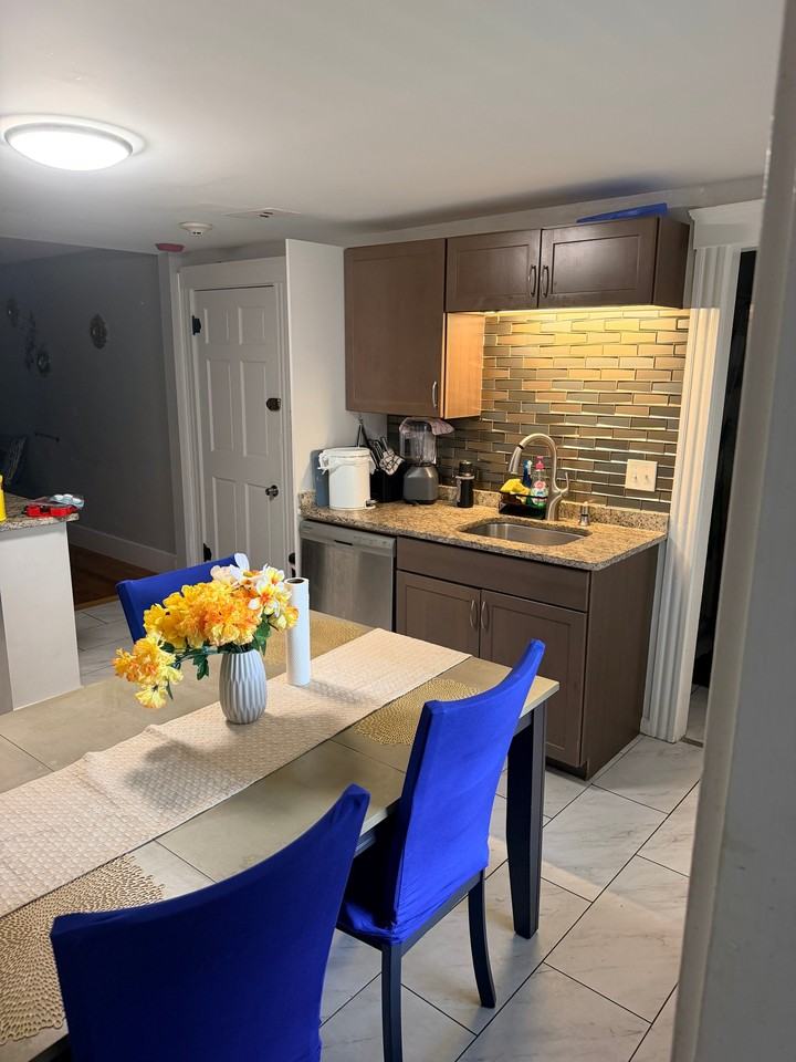 21 Cross St #2R - Photo 6 of 11