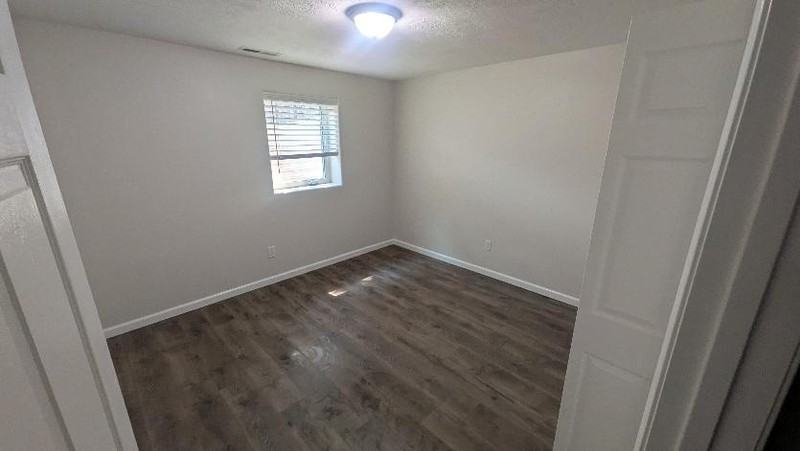 1612 4th Ave N - Photo 4 of 11