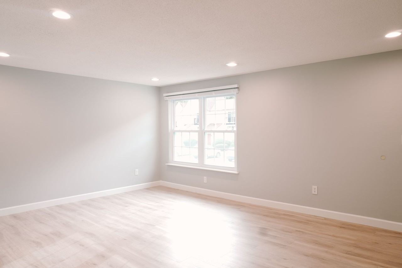 20 E Ridge Rd - Photo 2 of 20