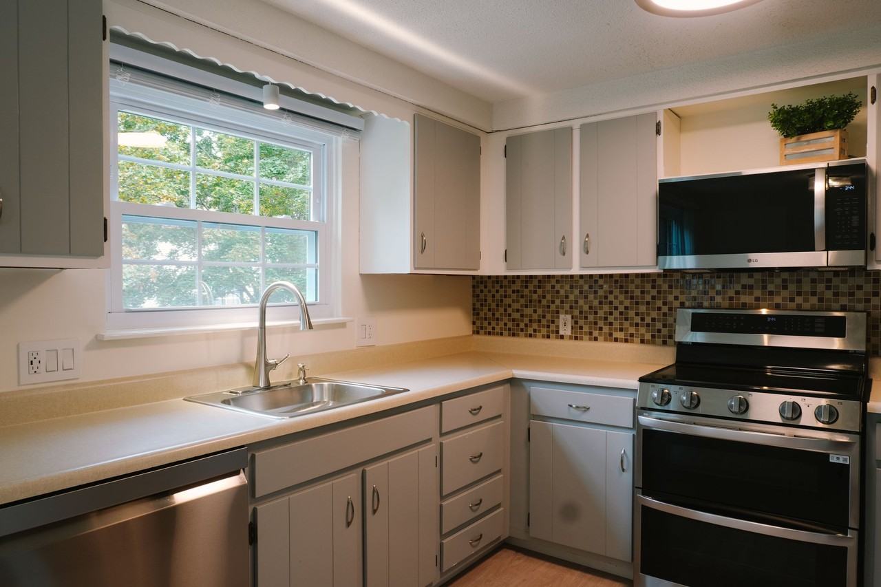 20 E Ridge Rd - Photo 5 of 20