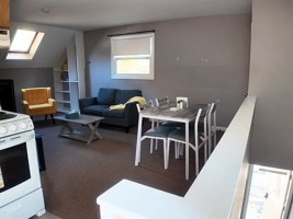 featured image of 50 Forest St