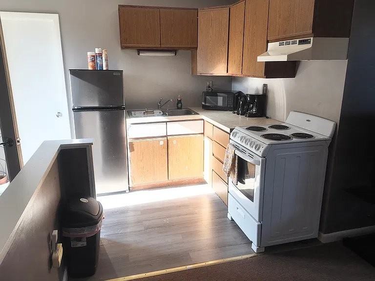 50 Forest St - Photo 2 of 9