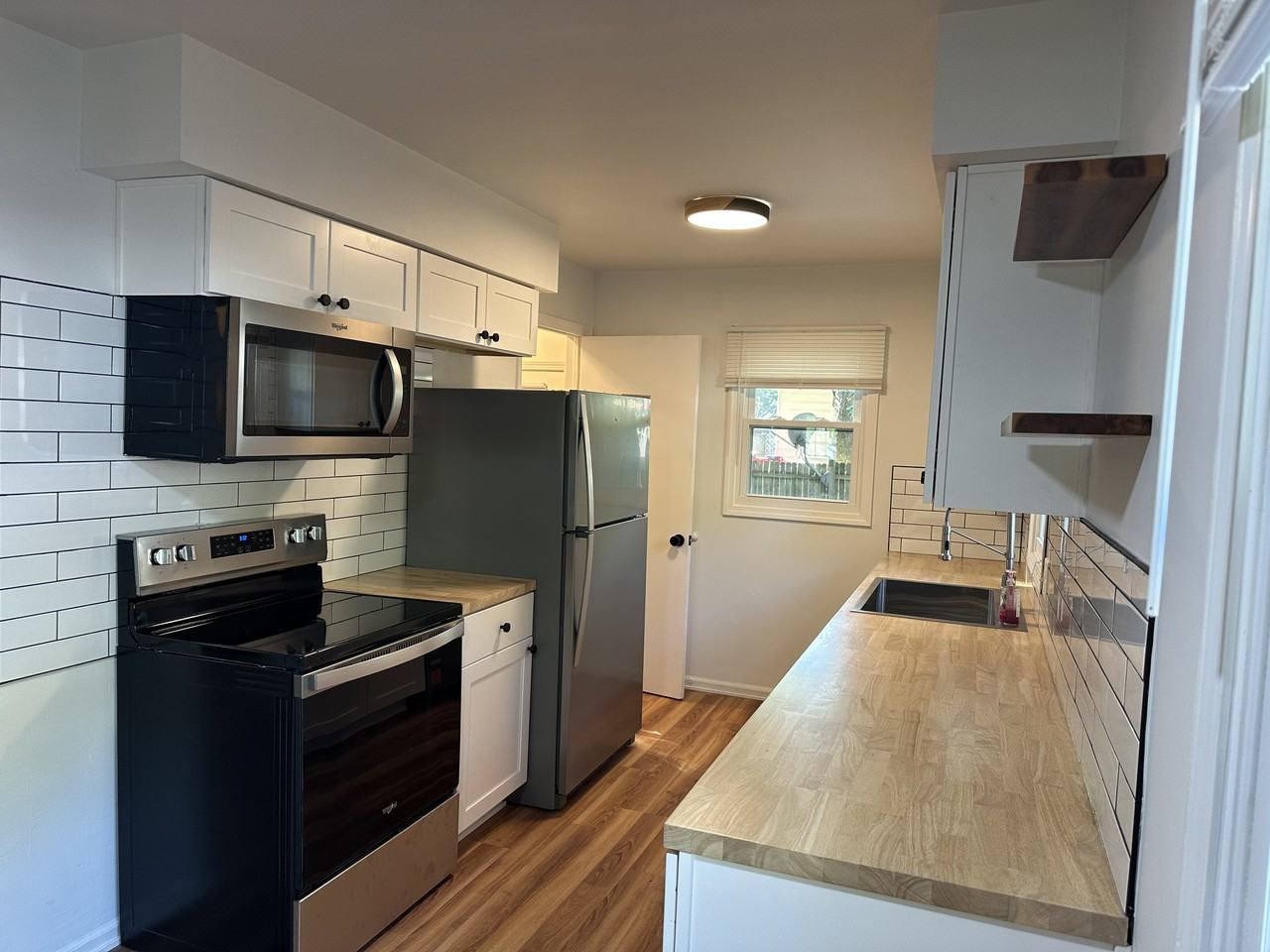3923 Flamingo Ave Sw - Photo 2 of 19