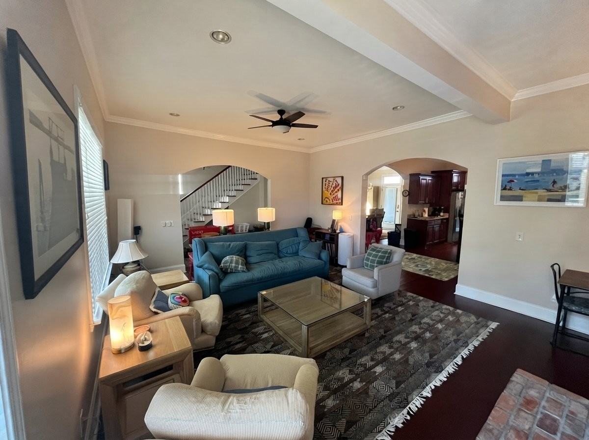 522 E 40th St - Photo 3 of 20