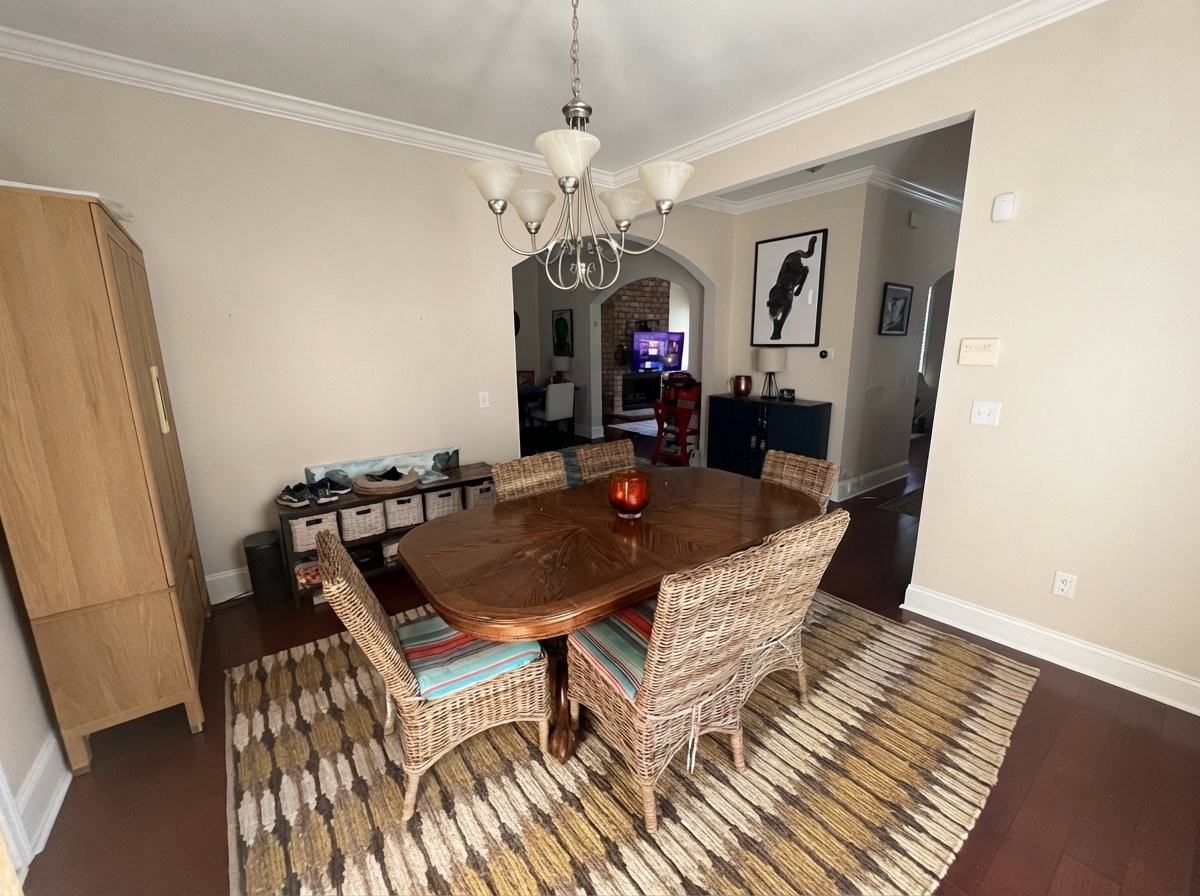 522 E 40th St - Photo 6 of 20