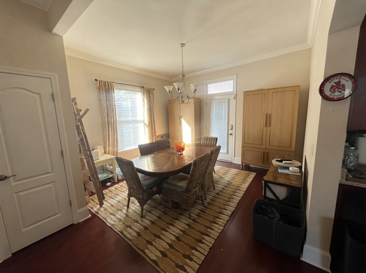 522 E 40th St - Photo 7 of 20