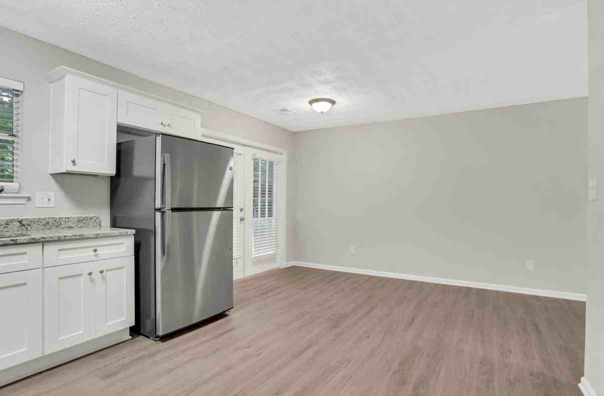 7012 Ironwood Dr - Photo 2 of 10