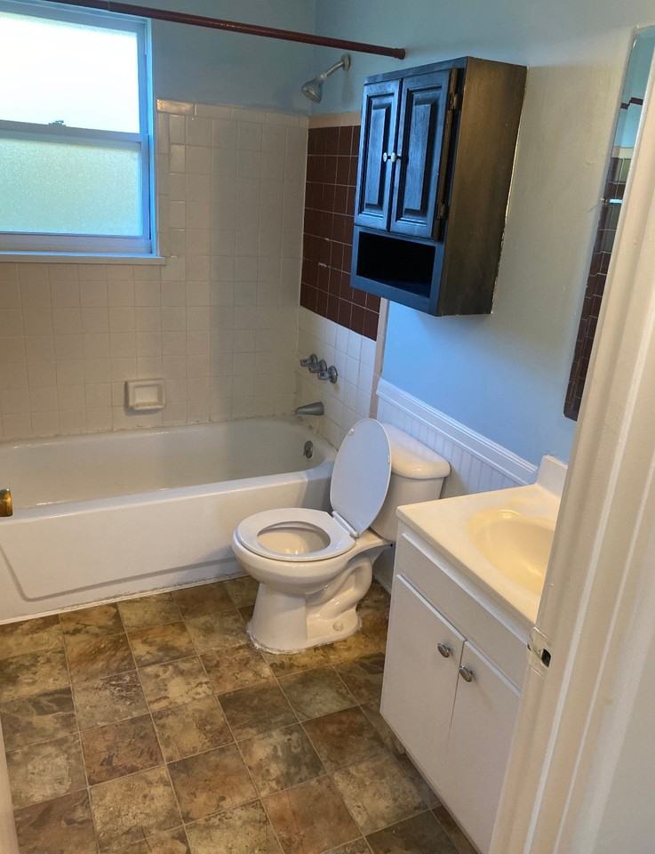 9327 La Grange Rd - Photo 7 of 7