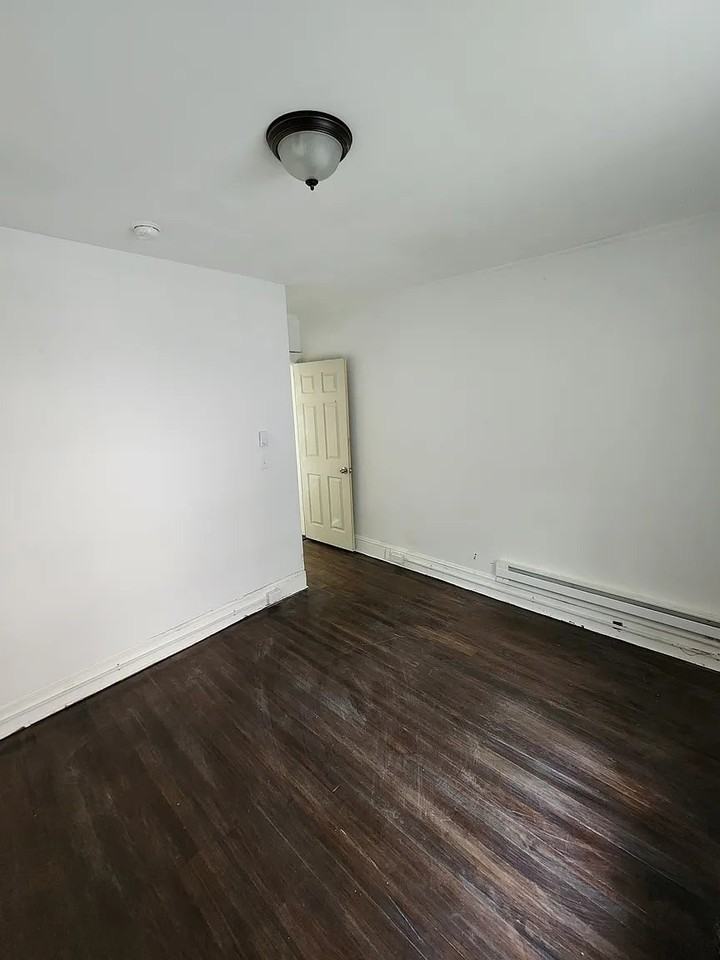 160 Waterville St - Photo 2 of 8