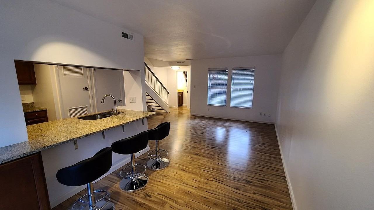 6004 S Willow Way - Photo 3 of 15
