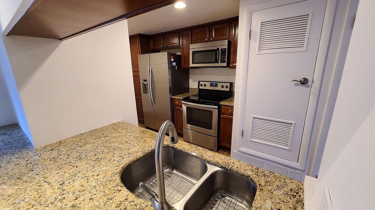 6004 S Willow Way - Photo 5 of 15