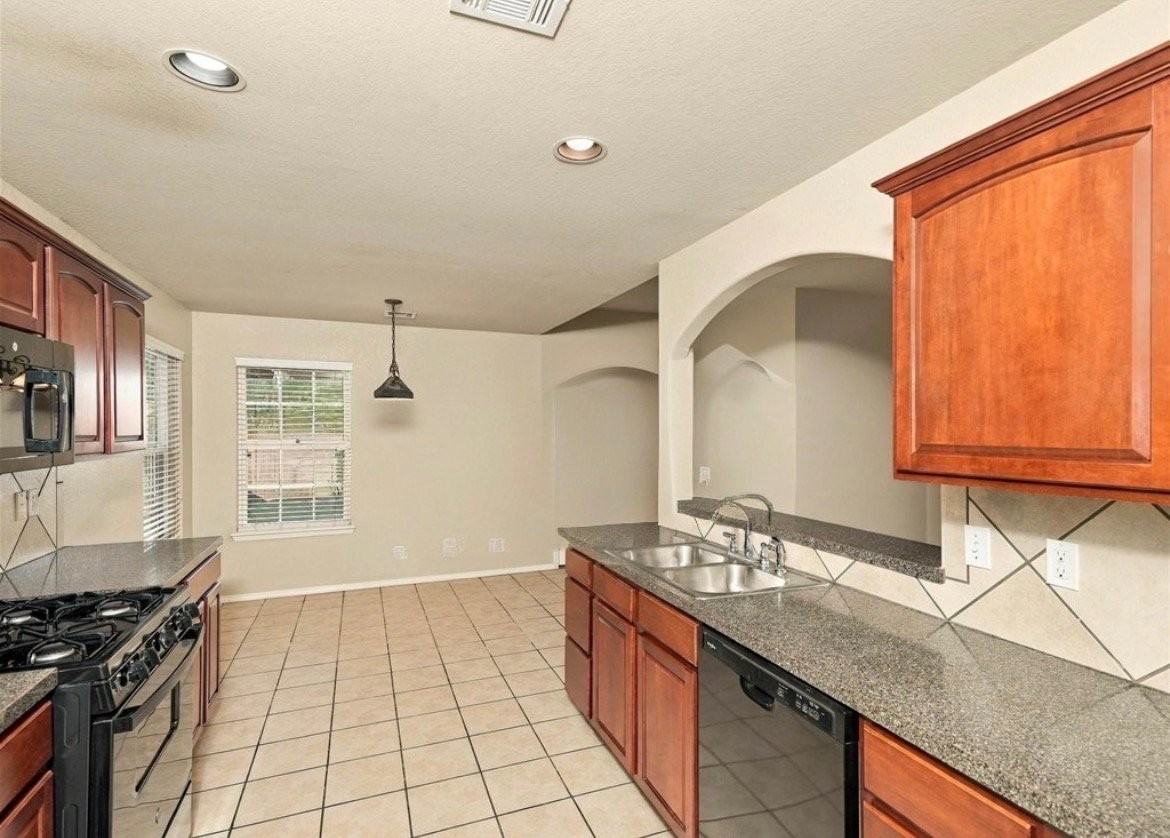 149 Kimberly Dr - Photo 5 of 9