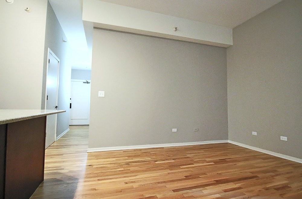 351 S Dearborn St - Photo 6 of 10