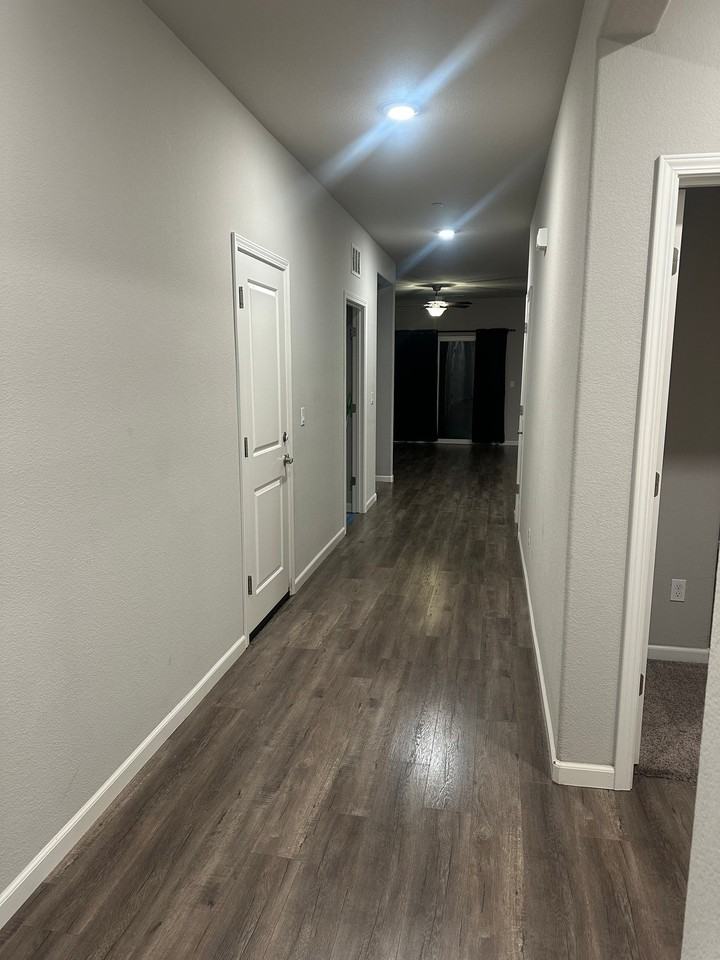 416 Laurel Ct - Photo 2 of 20