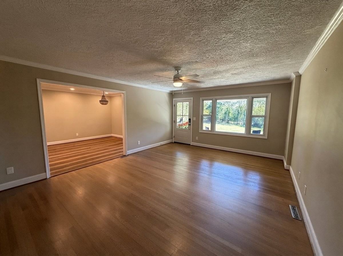 3198 Mathews Ln - Photo 3 of 13