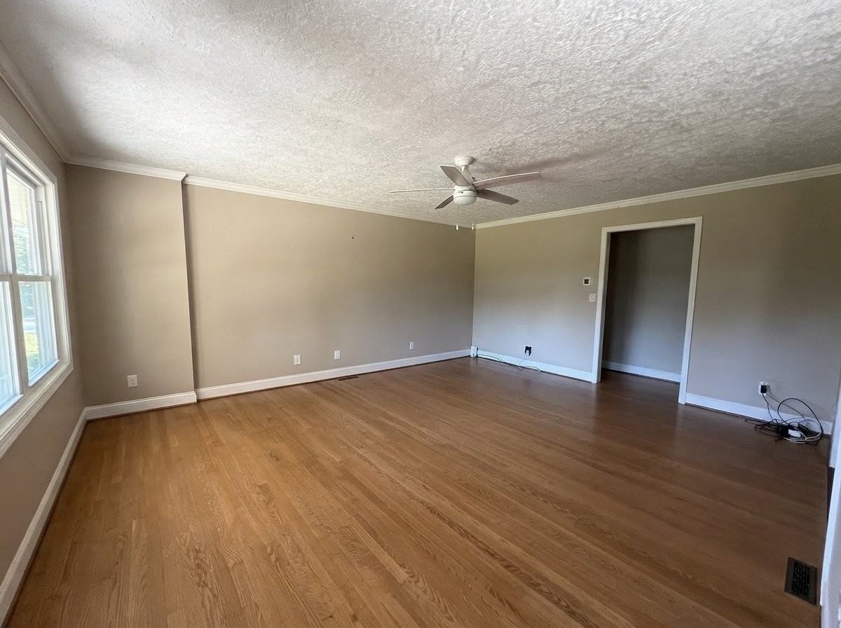 3198 Mathews Ln - Photo 4 of 13