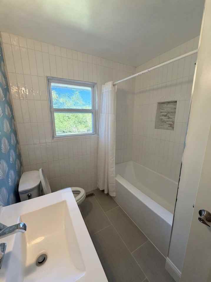3198 Mathews Ln - Photo 6 of 13