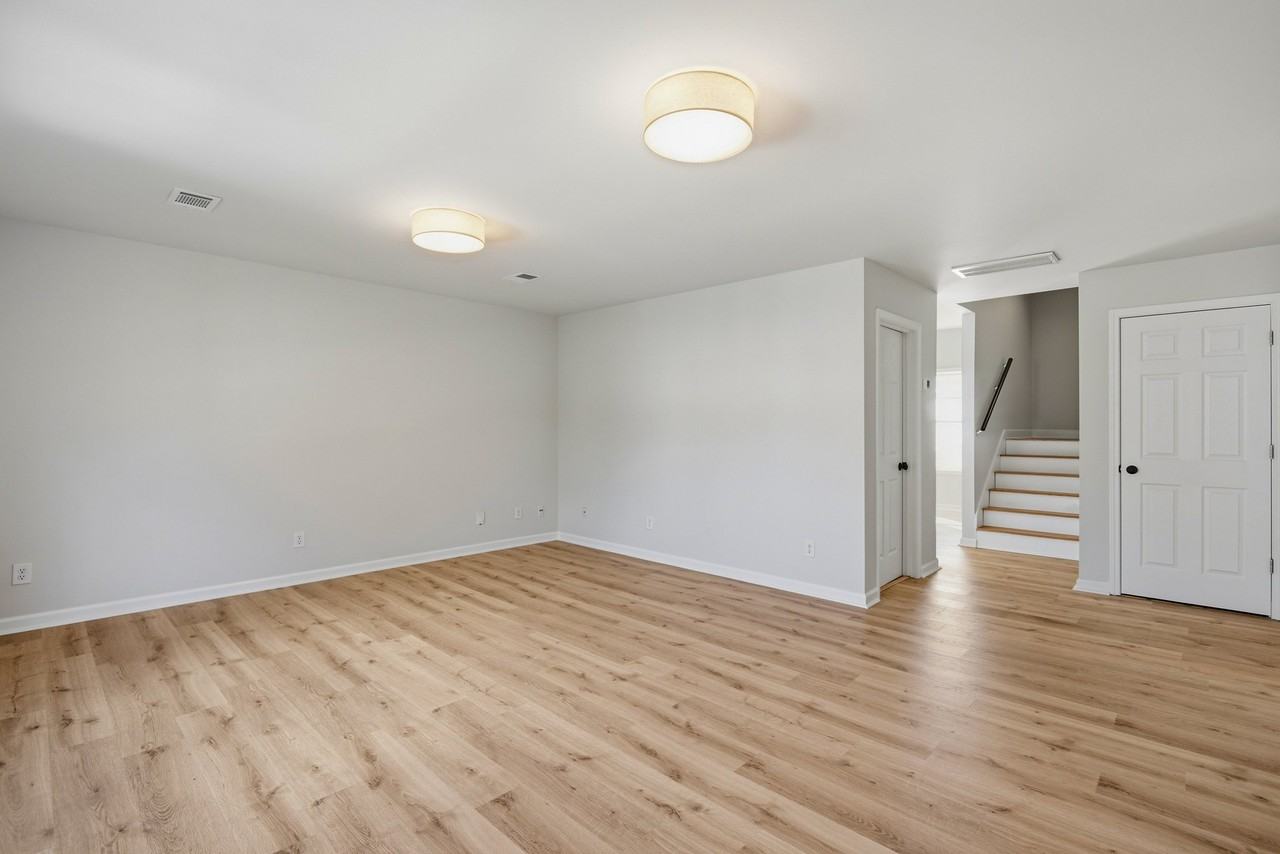 417 Holly St - Photo 3 of 20