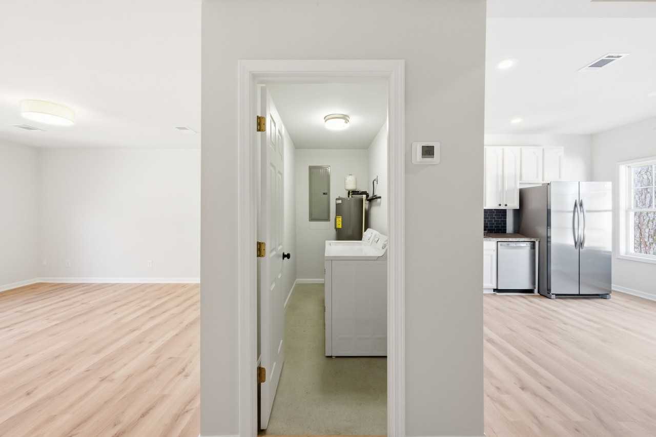 417 Holly St - Photo 6 of 20