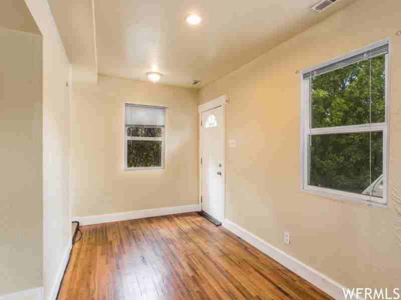 1050 E Markea Ave #2 - Photo 2 of 12
