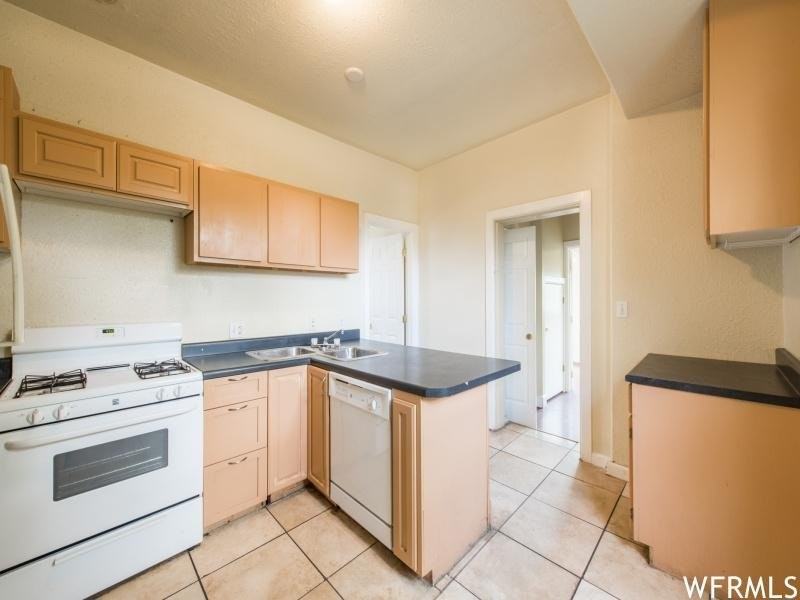 1050 E Markea Ave #2 - Photo 4 of 12