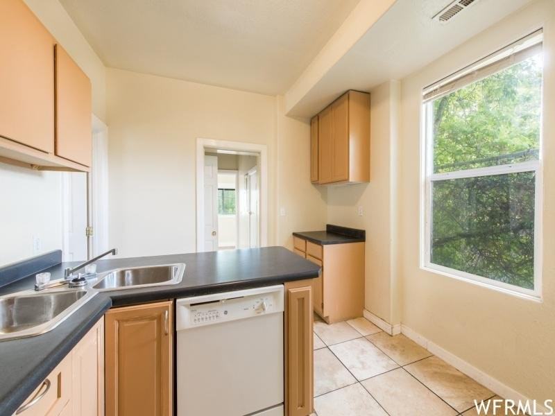 1050 E Markea Ave #2 - Photo 5 of 12