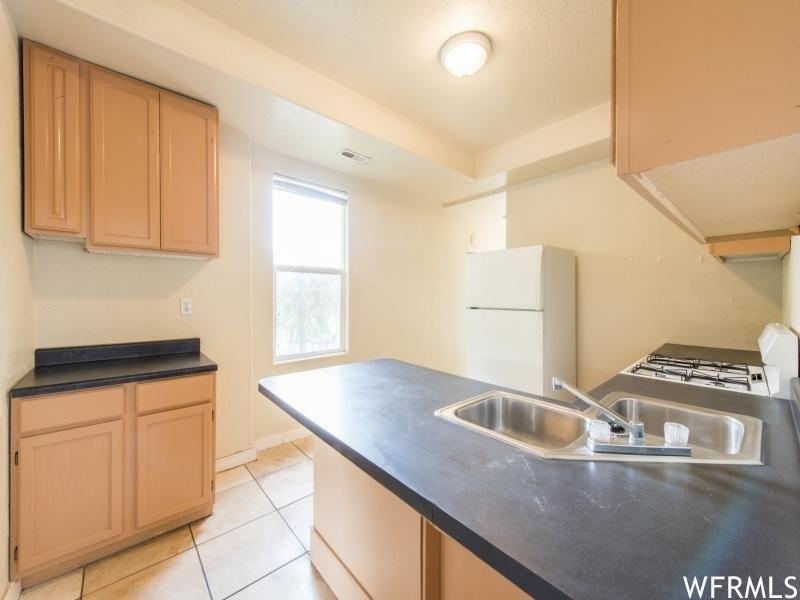 1050 E Markea Ave #2 - Photo 7 of 12
