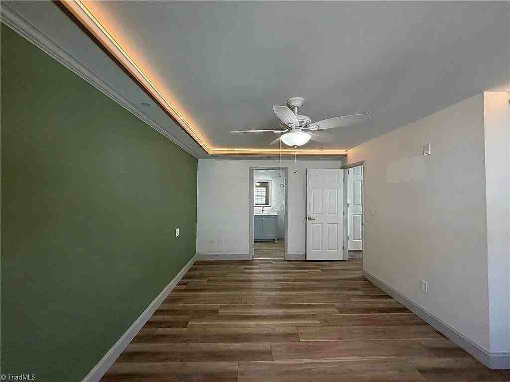 511 E 27th St - Photo 5 of 15