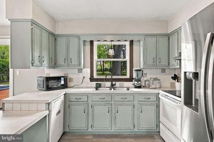 11 Woodland Ave - Photo 3 of 15