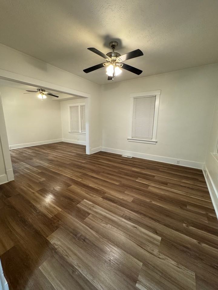 2745 S 10th St - Photo 4 of 11