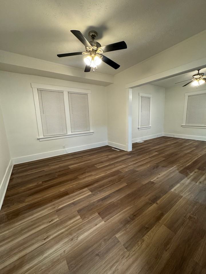 2745 S 10th St - Photo 5 of 11
