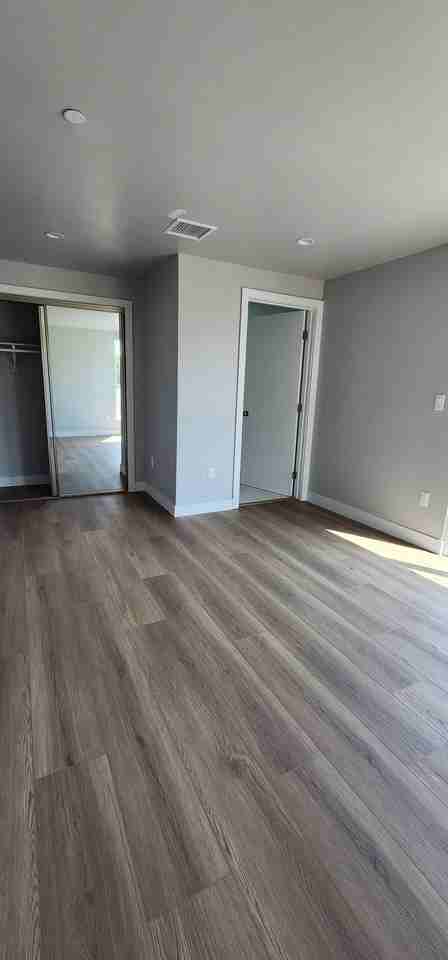2407 S Redondo Blvd #B - Photo 5 of 17