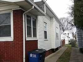 featured image of 323 E Pearl St