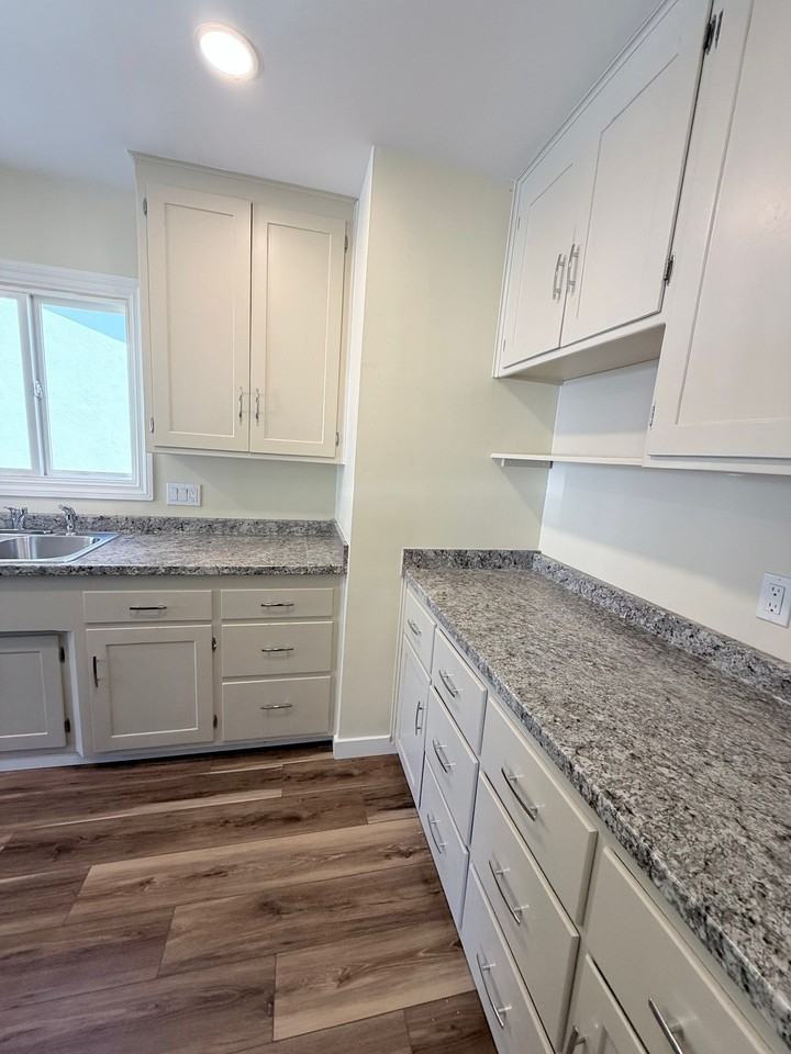 803 Highland Dr - Photo 2 of 20