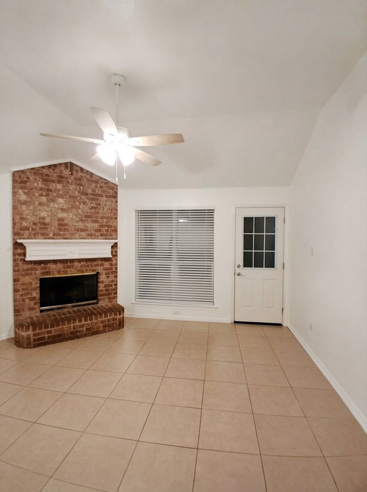 2356 Penwell Dr - Photo 5 of 12
